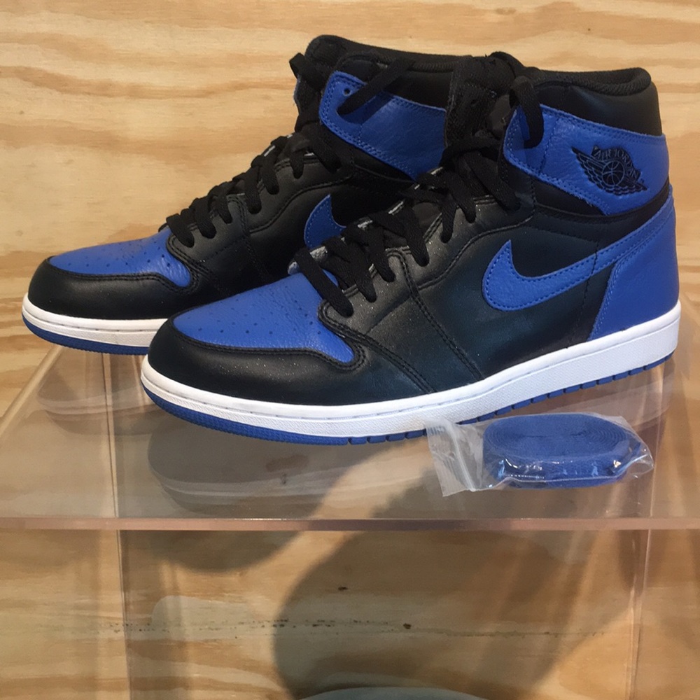Men’s Retro Jordan 1 High OG - Picture 5 of 6